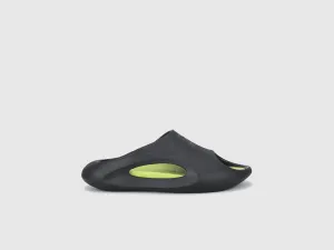 Solid Slip-On Spaceship Moulded Sliders